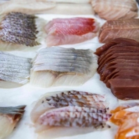 据报暂停日本水产品进口 中国警告严厉坚决反制