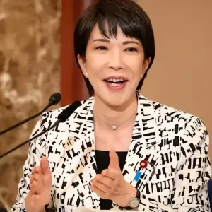 高市早苗面临民众集会逼宫，低级别求和能闯过中方关卡？