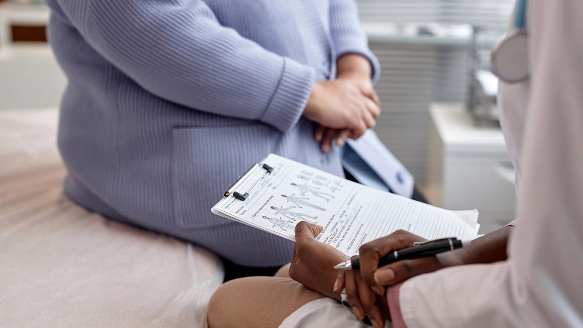 obese-patient-at-doctor.jpg