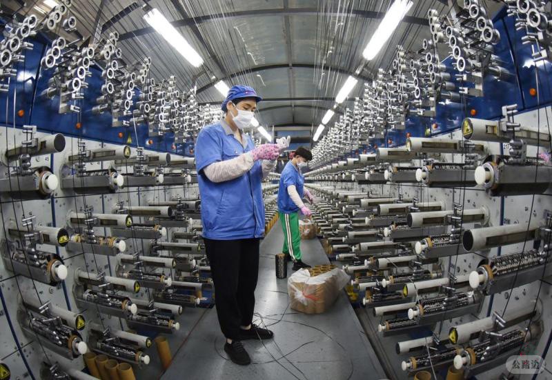 中国7月工厂产量与零售额增长不及预期.jpg