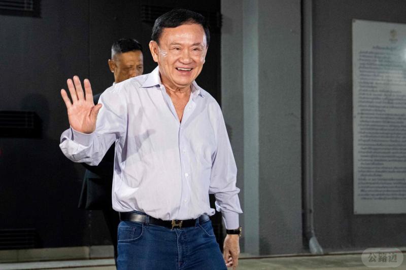 泰前首相达信改飞迪拜 引发流亡揣测.jpg
