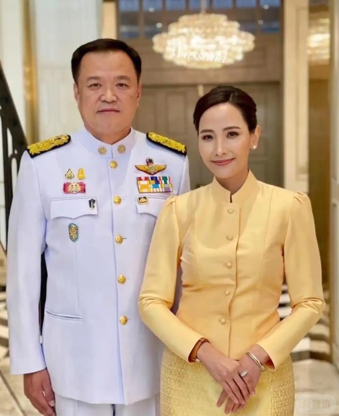 阿努廷和苏帕南出席泰国王室宴会.jpg