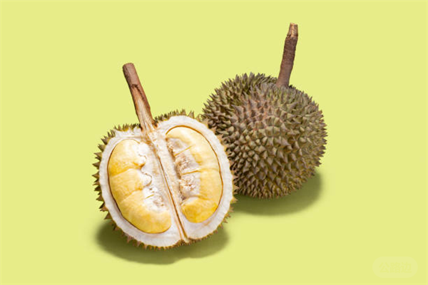 1家5口登机前30分钟狂吃11斤榴莲：登机后说话全是味.png