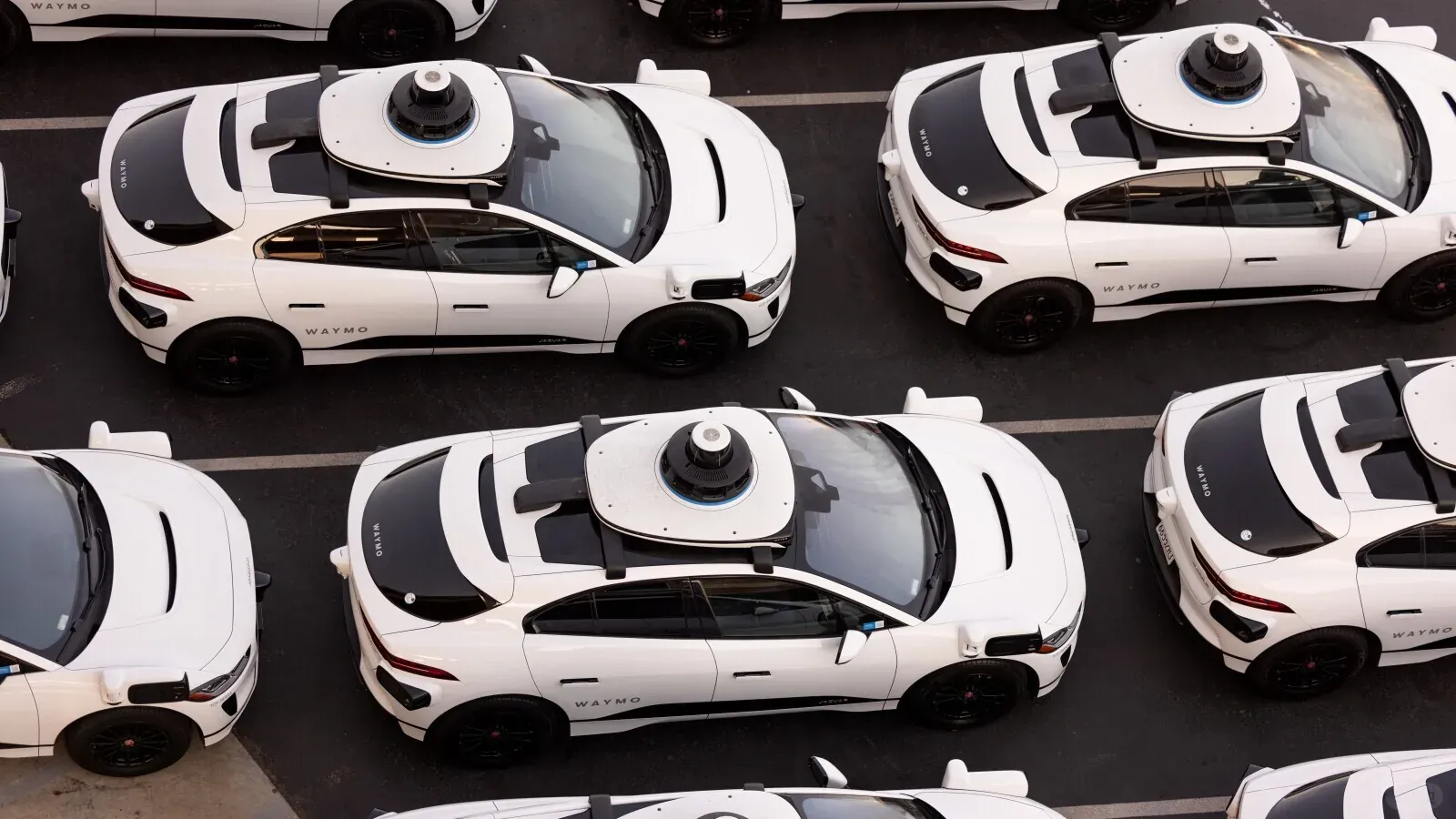 Waymo Secures Approval for Robotaxi Service at San Francisco Airport.jpg