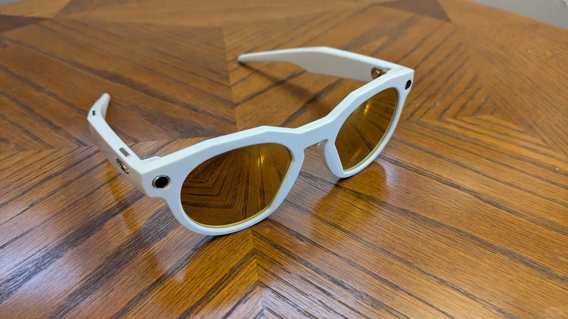 Meta's Smart Glasses With Display Leaked Ahead of Connect Event.jpg