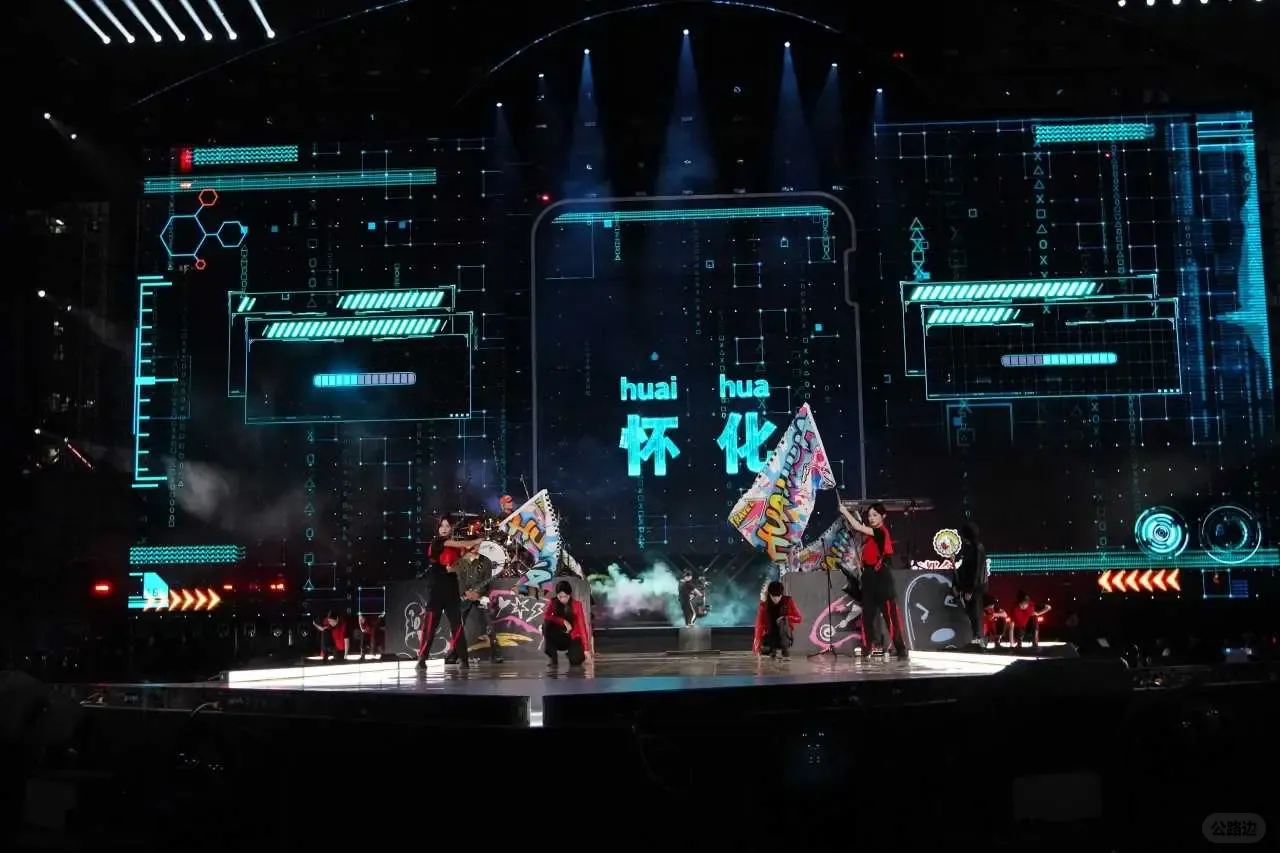 李克勤张信哲携群星献唱 怀化演唱会22首金曲来袭.jpeg