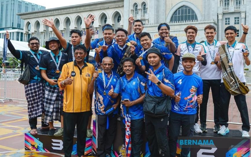 Bernama Clinches Gold On Debut At Traditional Games Festival.jpg