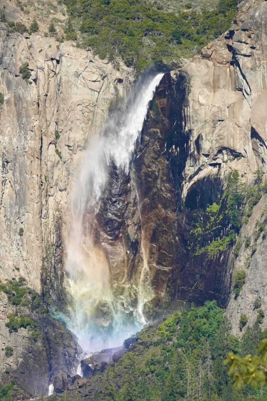 New Yosemite Guide, Learn How Californians Play Relaxation (10).jpg
