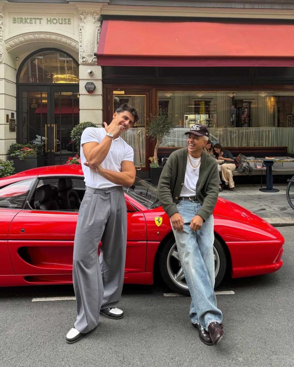 Who hasn't fallen in love with 90s lazy fashion yet (3).jpg