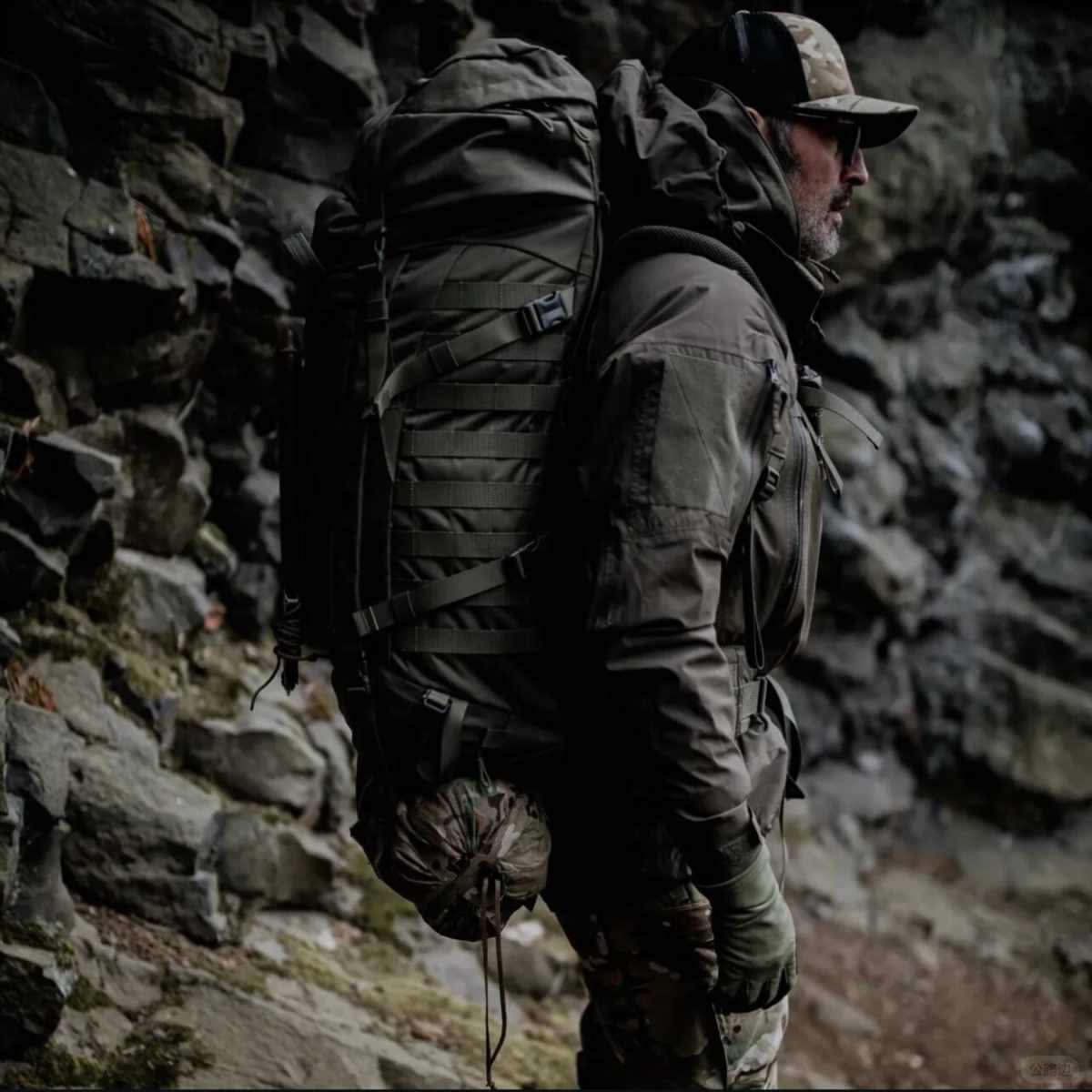 Tactical equipment is the evil path of outdoor enthusiasts (4).jpg