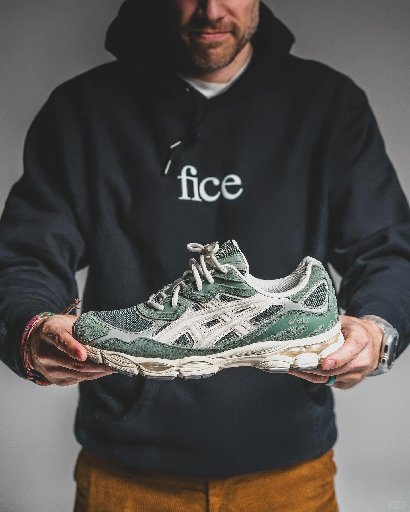 ASICS GEL-NYC (1).jpg