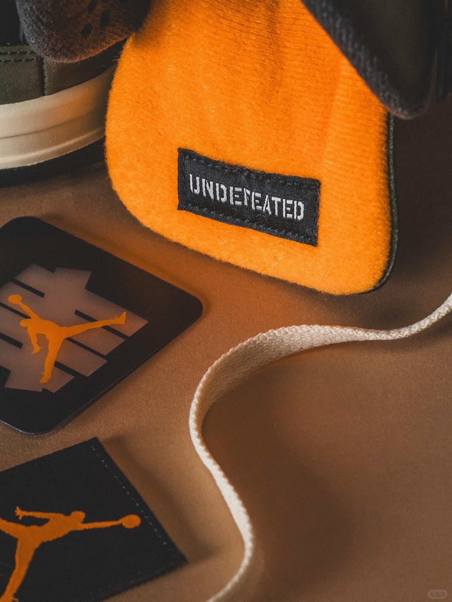 Air jordan 4 x undefeated (3).jpg