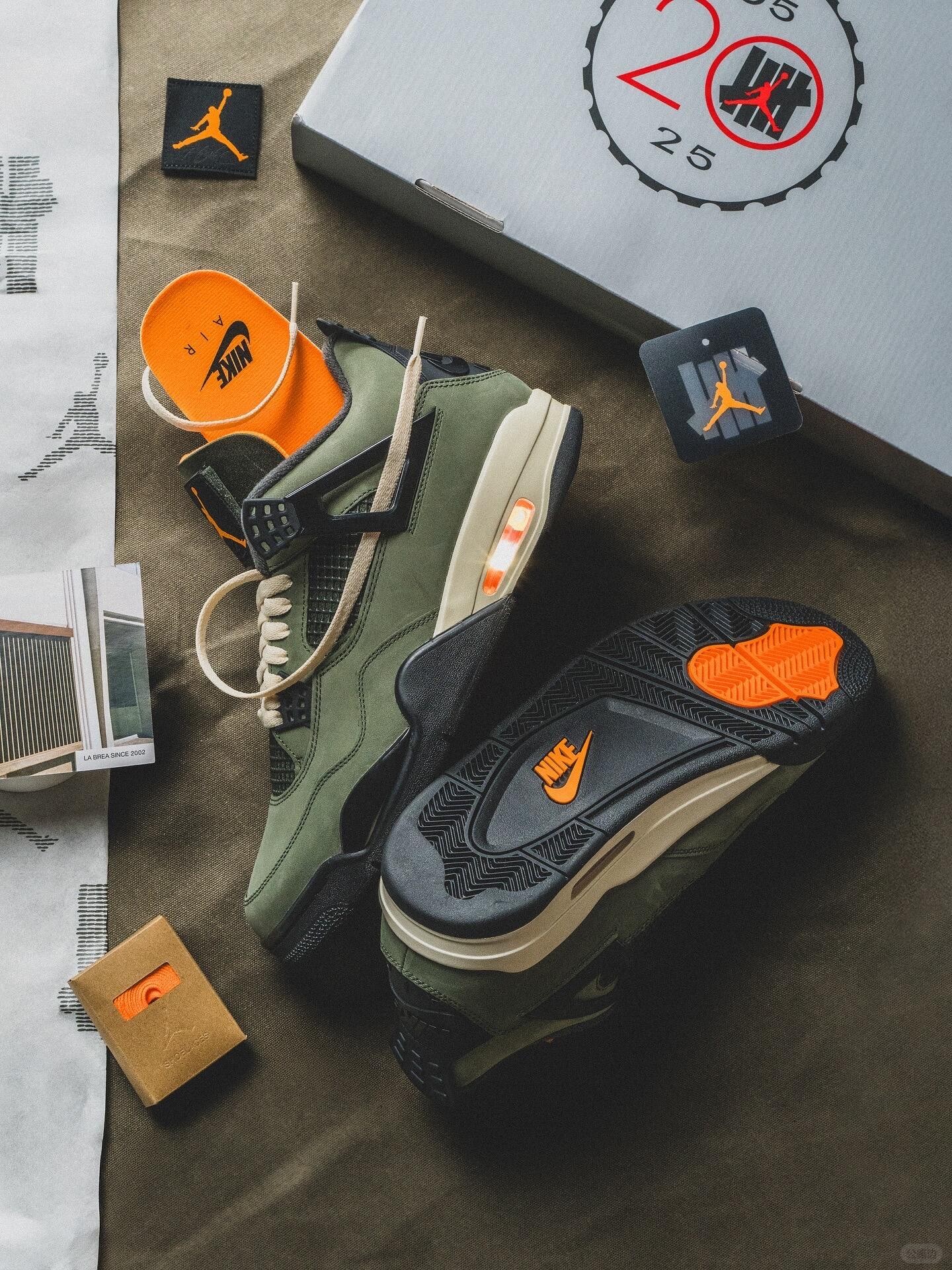 Air jordan 4 x undefeated (6).jpg