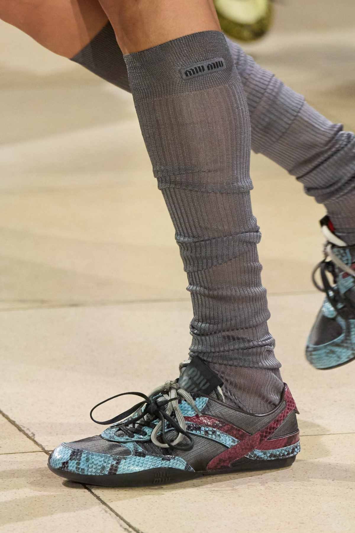 Showroom hits shoes and boots directly (3).jpg