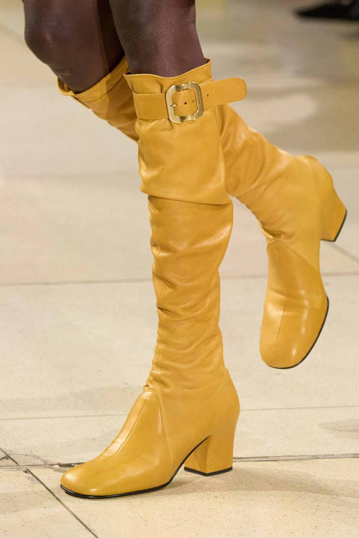 Showroom hits shoes and boots directly (8).jpg