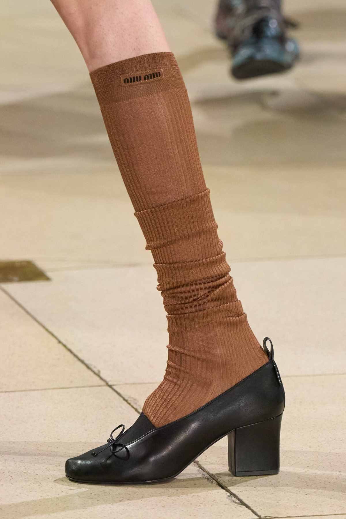 Showroom hits shoes and boots directly (10).jpg