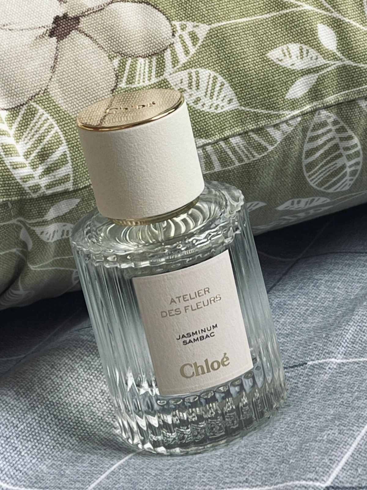 Eight bottles of famous perfume that have not been used up yet (3).jpg