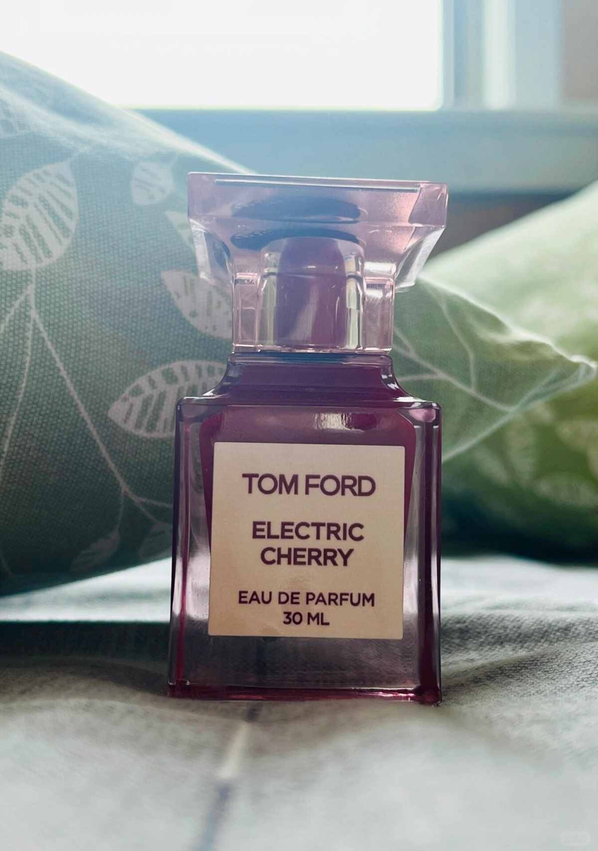 Eight bottles of famous perfume that have not been used up yet (7).jpg