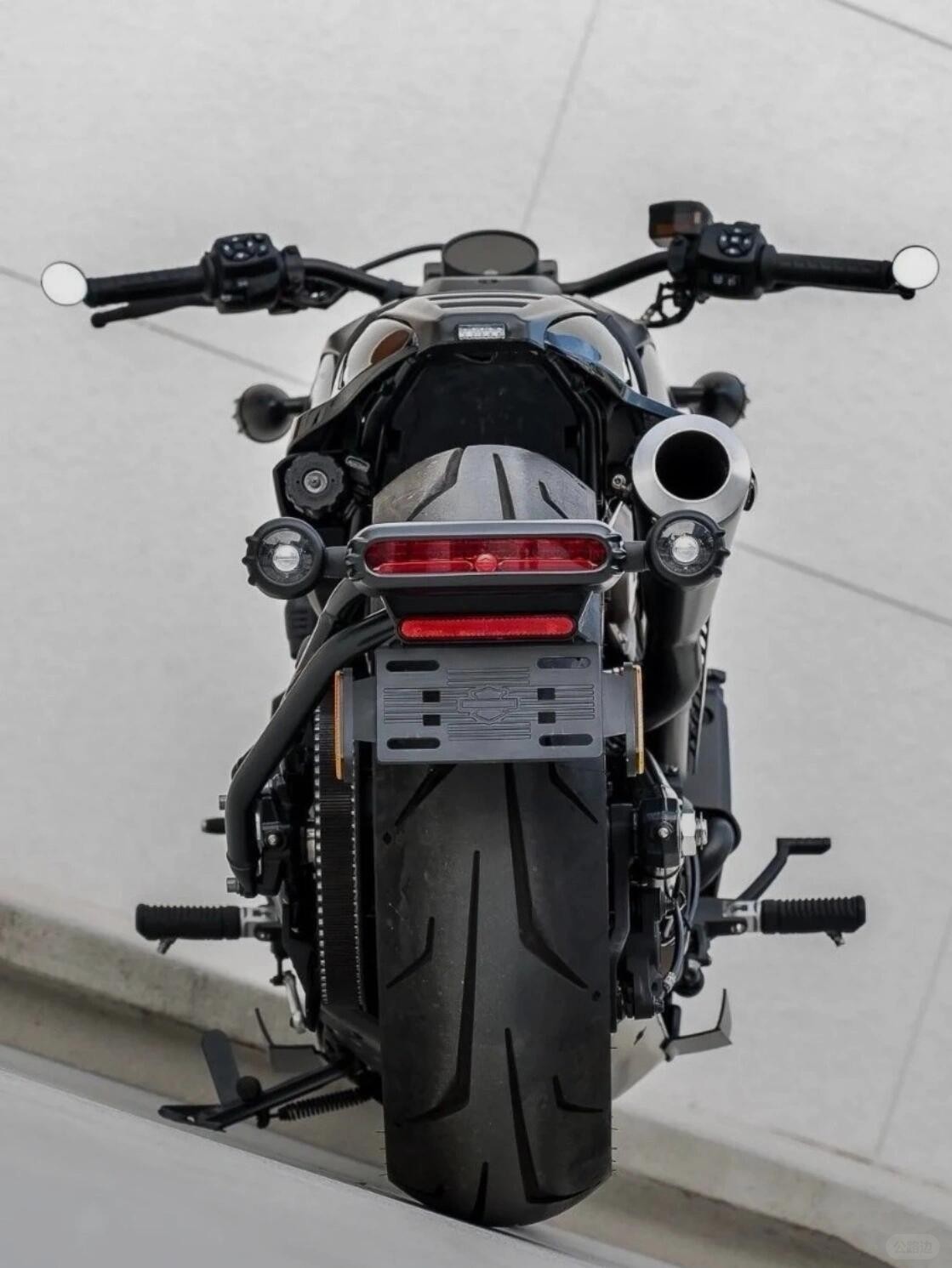 motorcycle (4).jpg