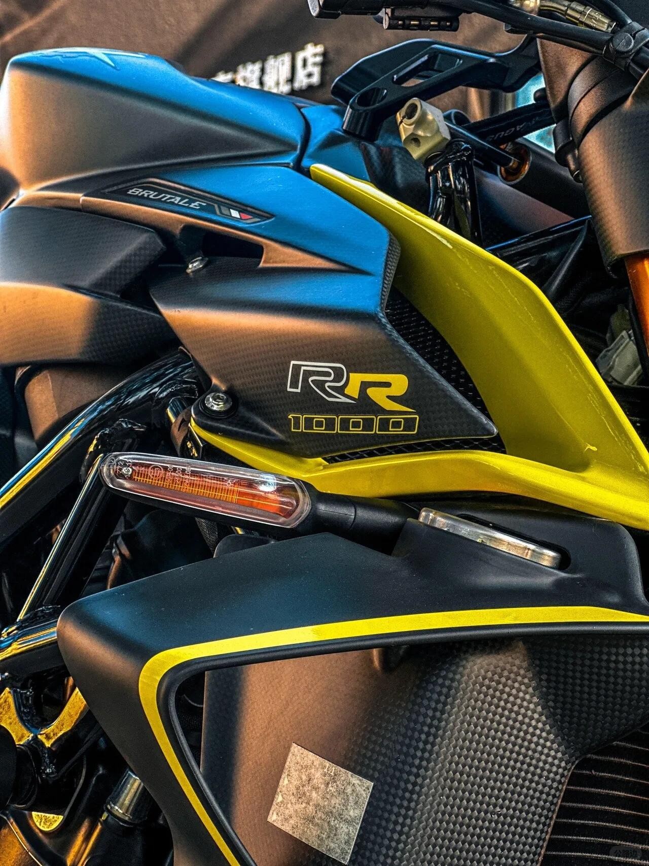 Augusta Brutale 1000 thug messenger heavy motorcycle (7).jpg