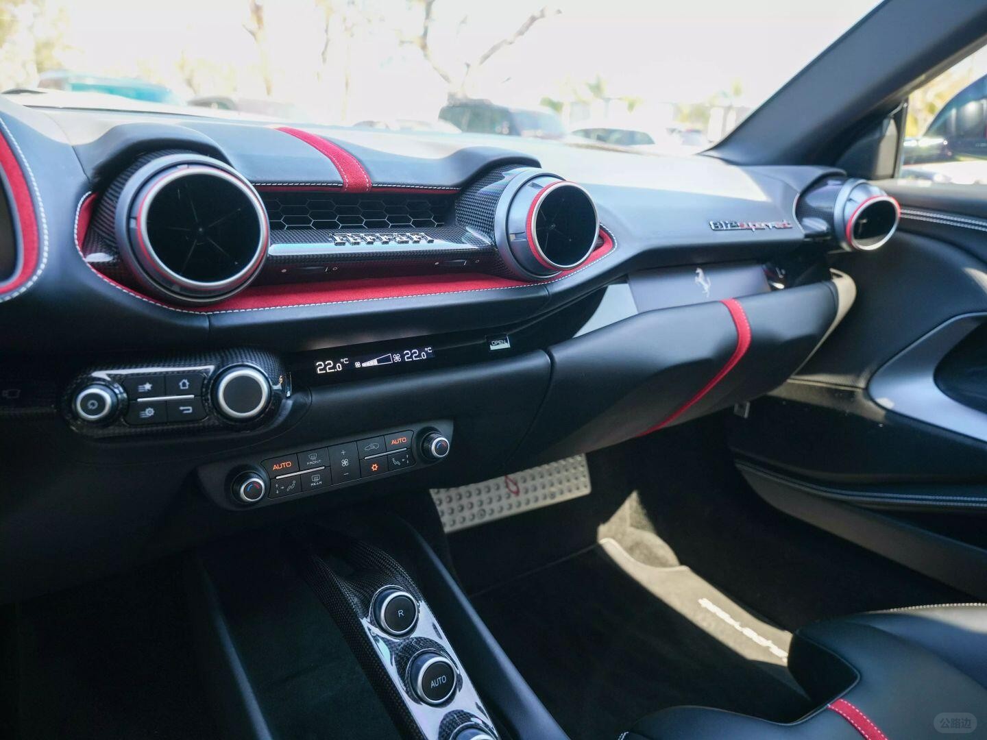 Ferrari 812 (8).jpg