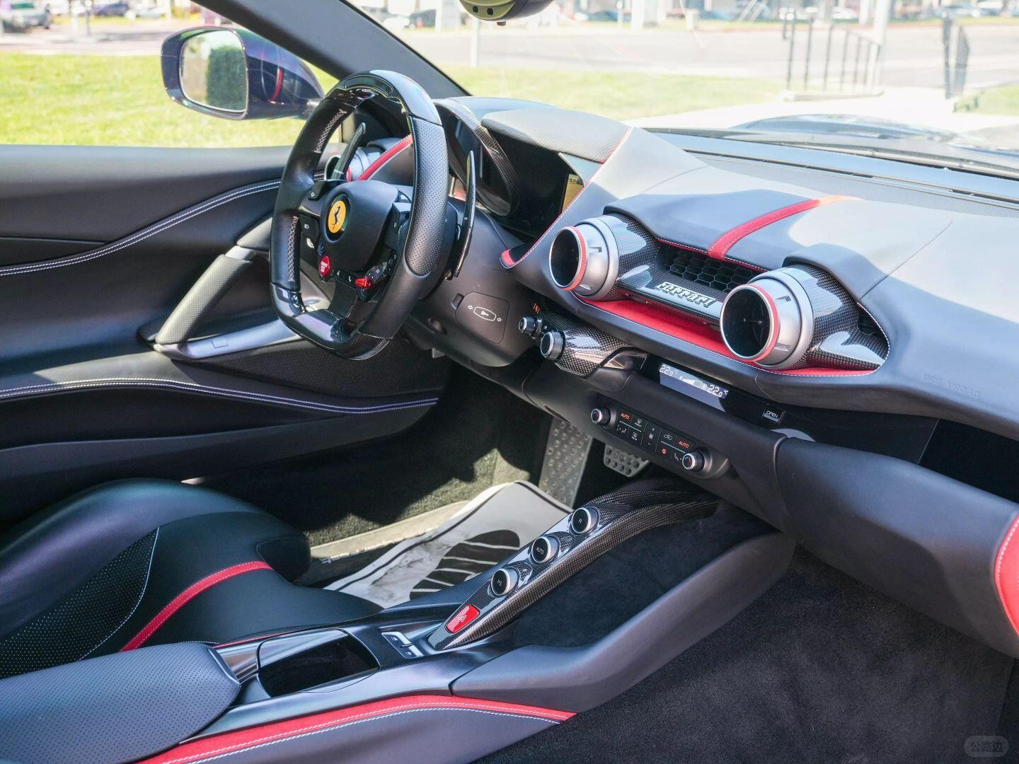 Ferrari 812 (9).jpg