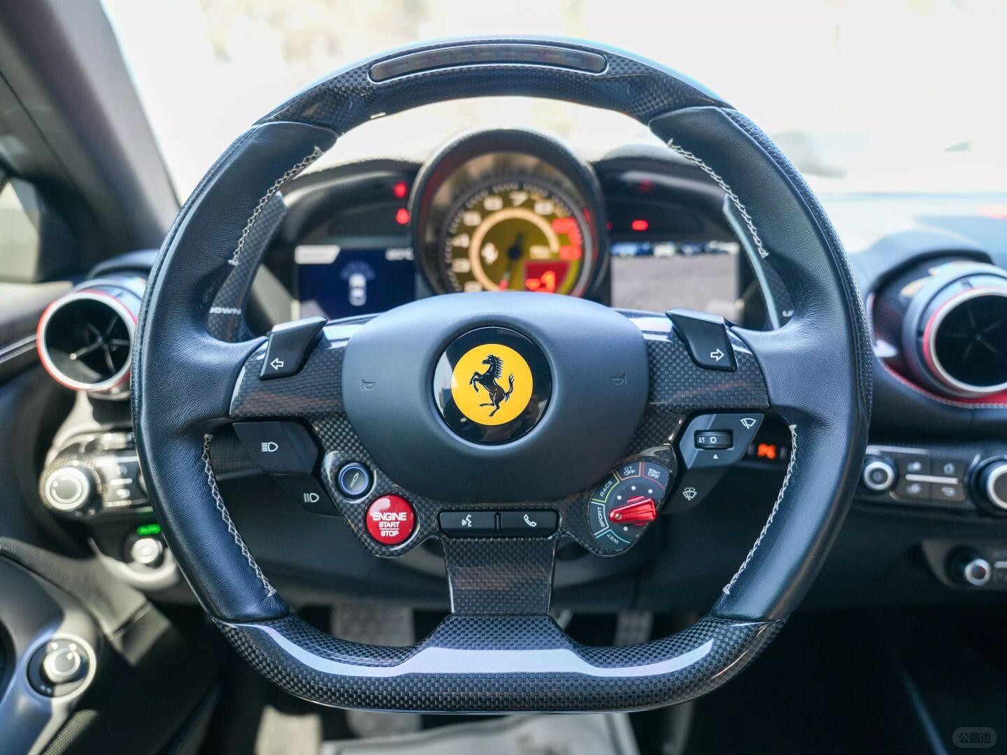 Ferrari 812 (15).jpg
