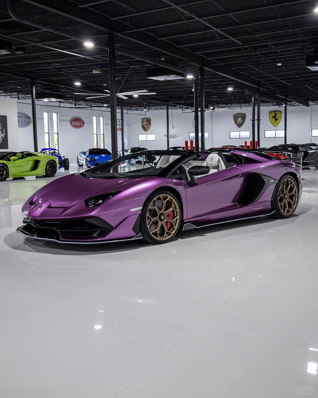 Lamborghini Aventador SVJ Roadster (3).jpg