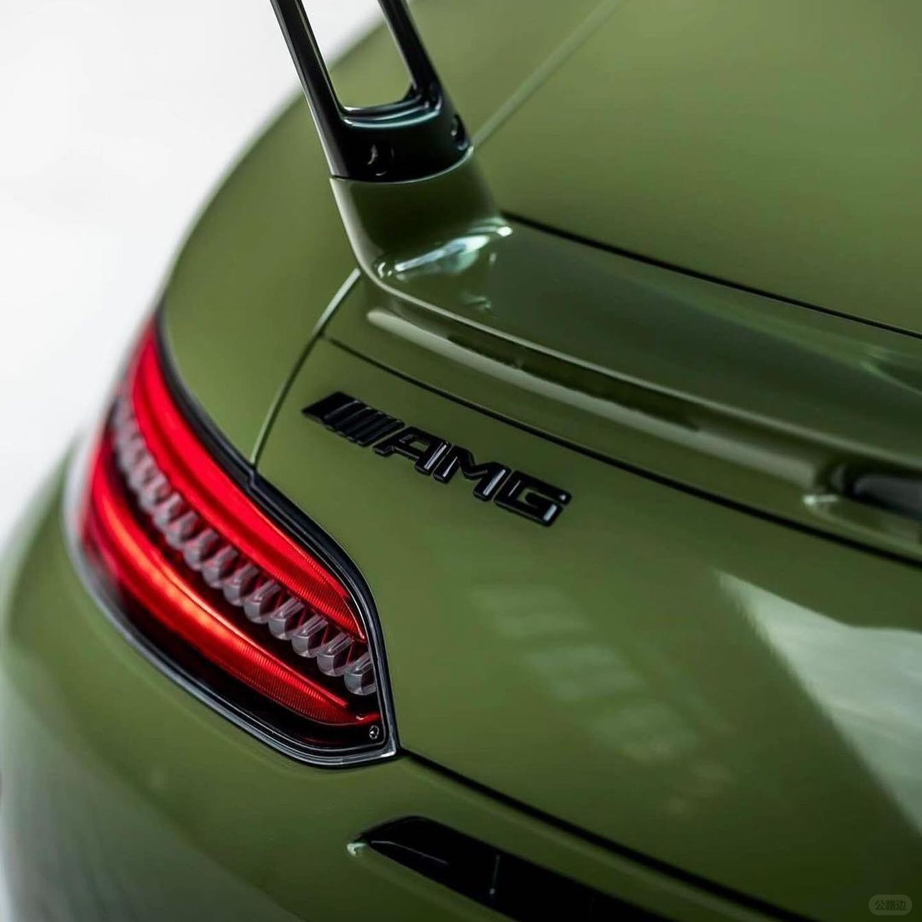 Mercedes-Benz (7).jpg