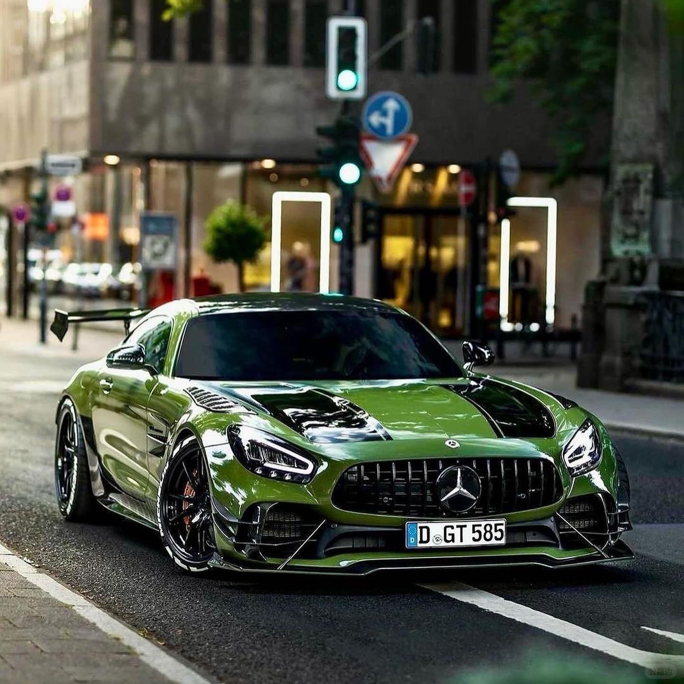Mercedes-Benz (9).jpg