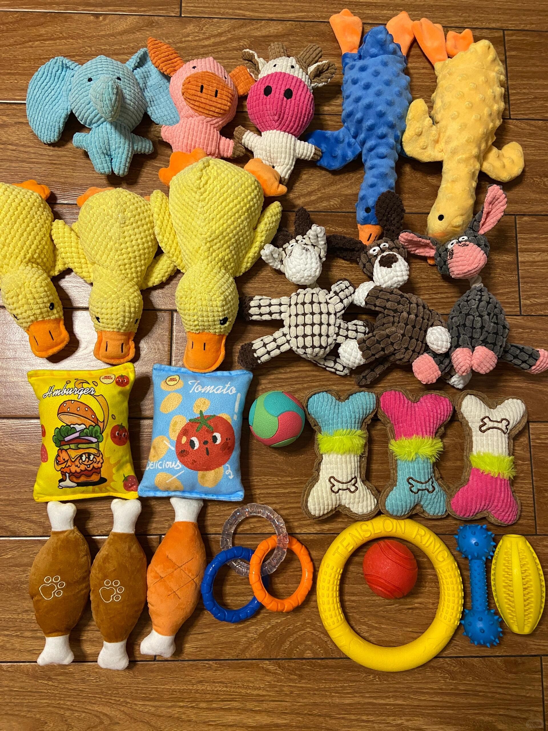 Clearance of Dog Toys (2).jpg