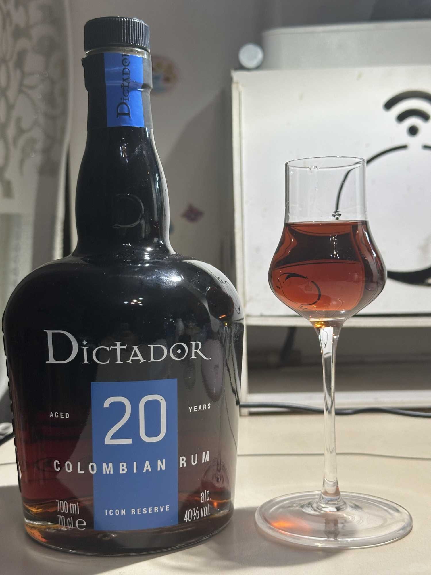 Dictador (1).jpg