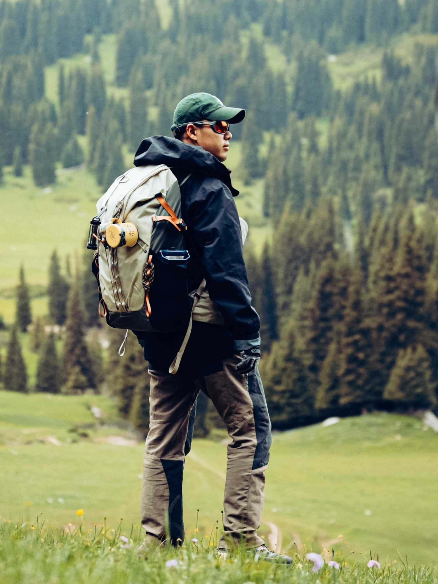 Outdoor photography bag for people (5).jpg