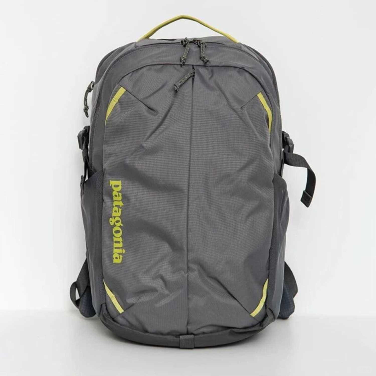 Black Friday Pata boarding bag safely disembarks (4).jpg