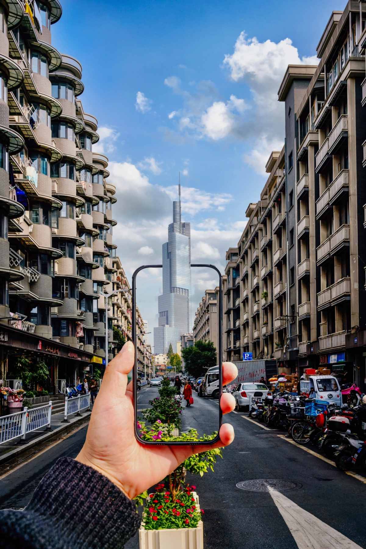 The photos I took during my trip to China show that 'looking down is the co.jpg