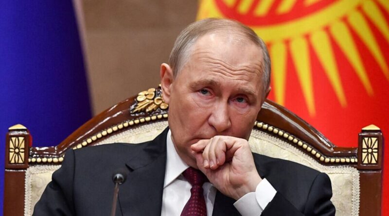 Russian economic meltdown as 700,000 state employees face losing job.jpg