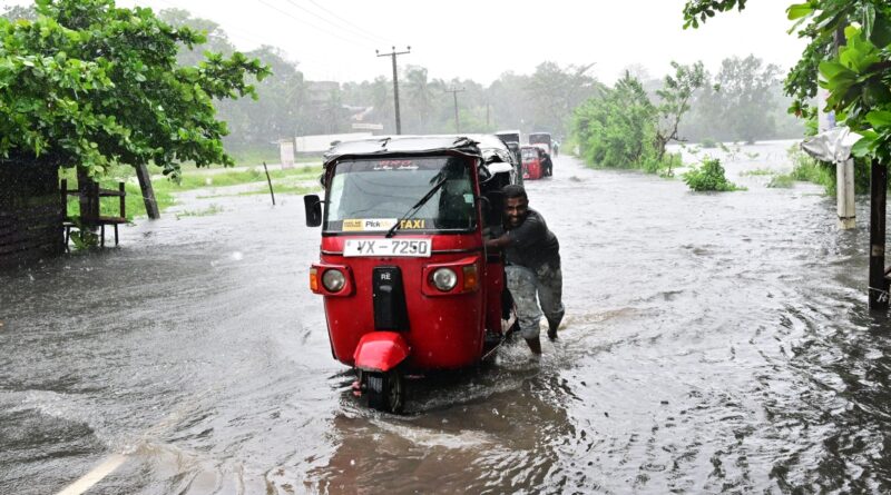 Sri Lanka closes offices and schools as death toll from landslides and floods ri.jpg