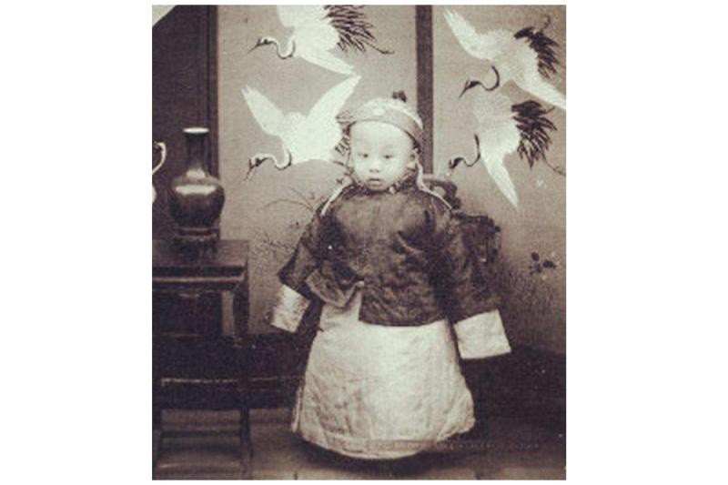 溥仪3岁时登基，成为清朝第12任也是最后一任皇帝，即宣统皇帝。.jpg