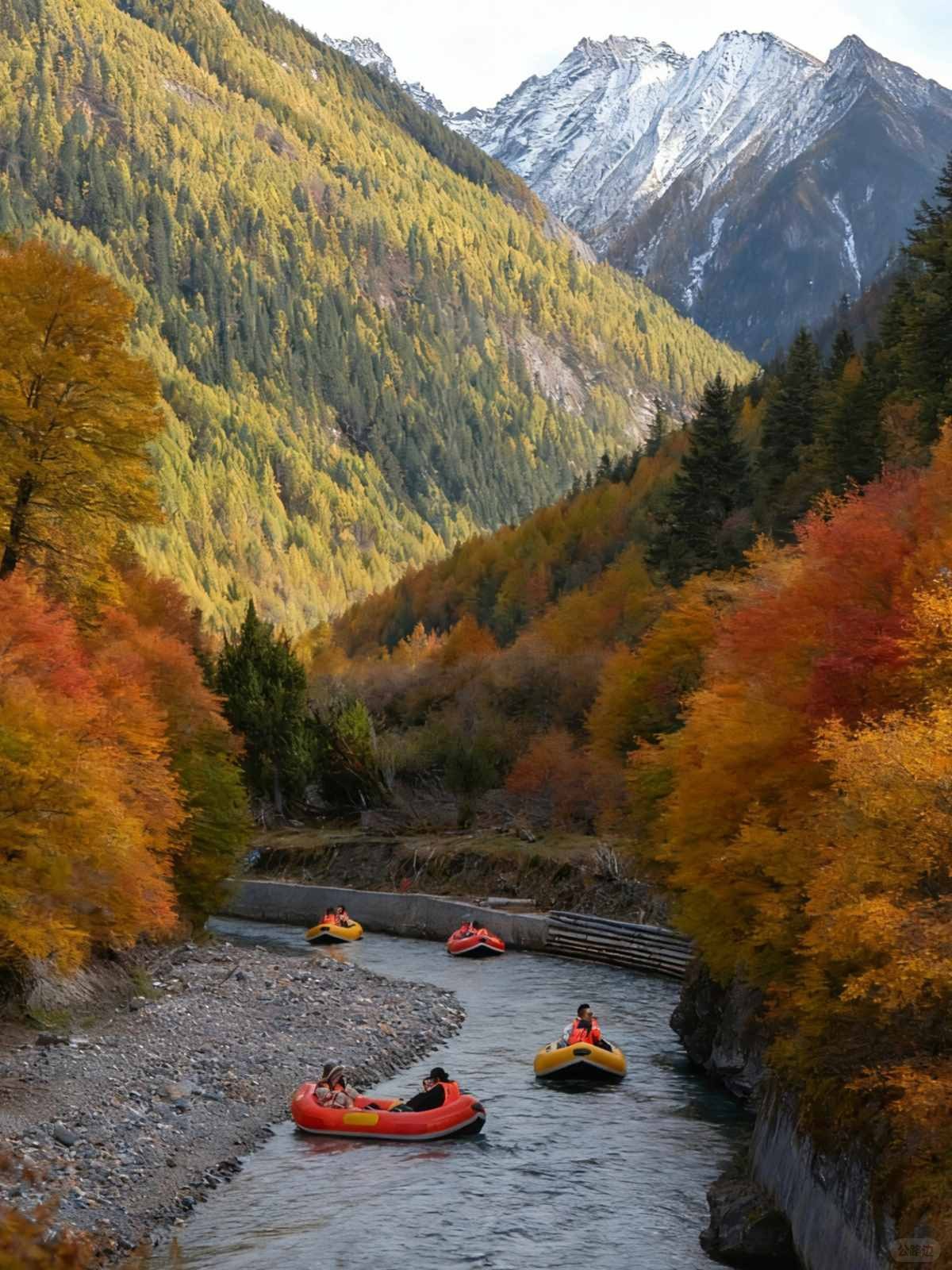 被《国家地理》评为中国最美的秋天有多绝 (12).jpg