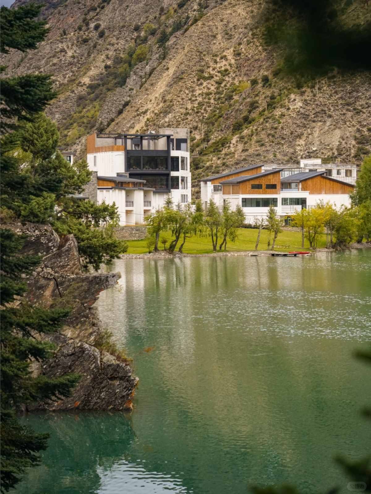 被《国家地理》评为中国最美的秋天有多绝 (18).jpg