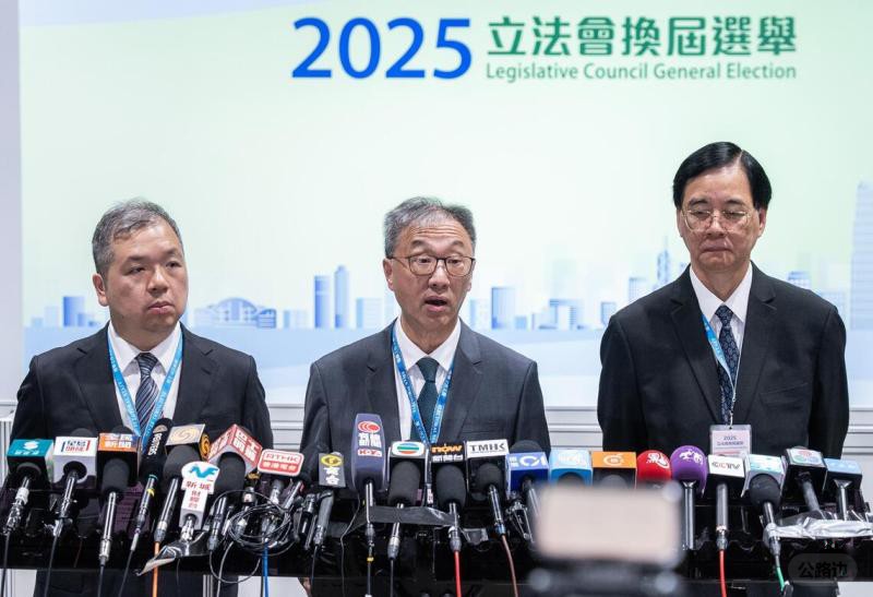 港选管会：社会气氛沉重 能有130多万人投票实属不易.jpg