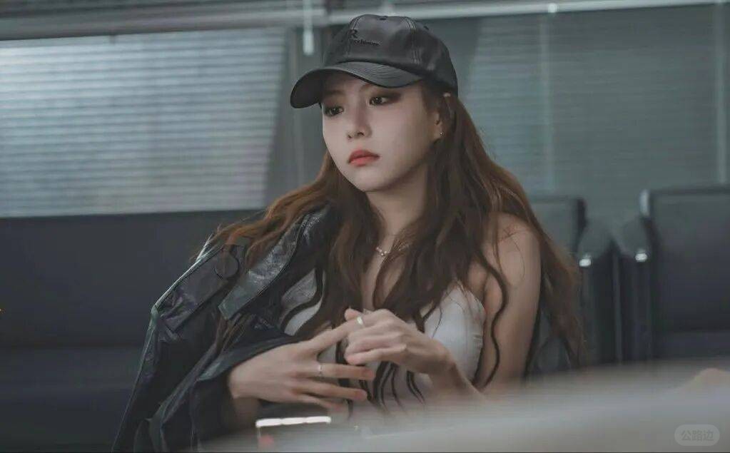 Dear X, Jin Yuzhen plays the role of a vicious female thief! The large-scale dar.jpeg