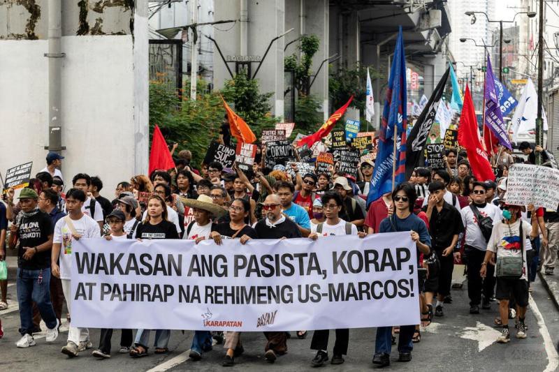 Philippine Public Works Secretary.jpg