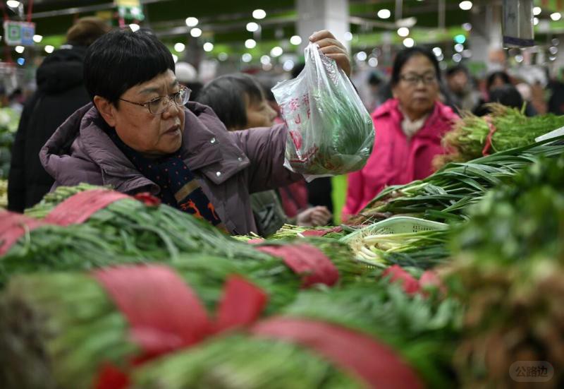 Rising Gold and Vegetable Prices Drove a Mild Uptick in China’s Price Indices i.jpg