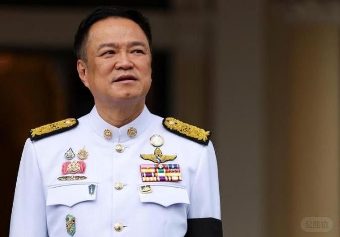 Latest Thai poll: Anutin's approval rating is declining instead of rising