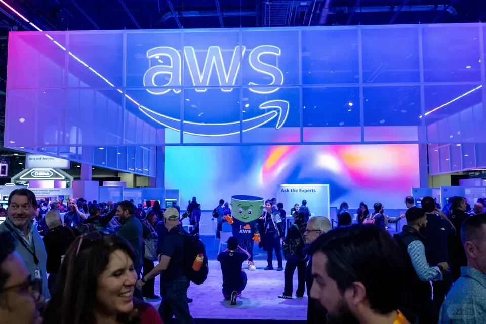 aws-reinvent_e9y2.960.jpg