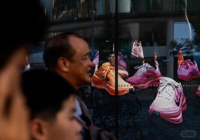 需求疲软拖累 中国消费股连跌创纪录.jpg