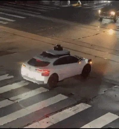 Sudden large-scale power outage in San Francisco-3.gif