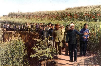 陈永贵文革中夺权 接见20万朝圣红卫兵.jpg