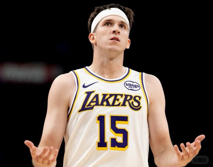 Lakers in a Bind (1).jpg